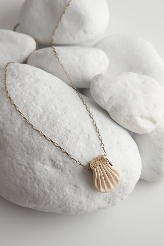 MINI SHELL POUCH NECKLACE