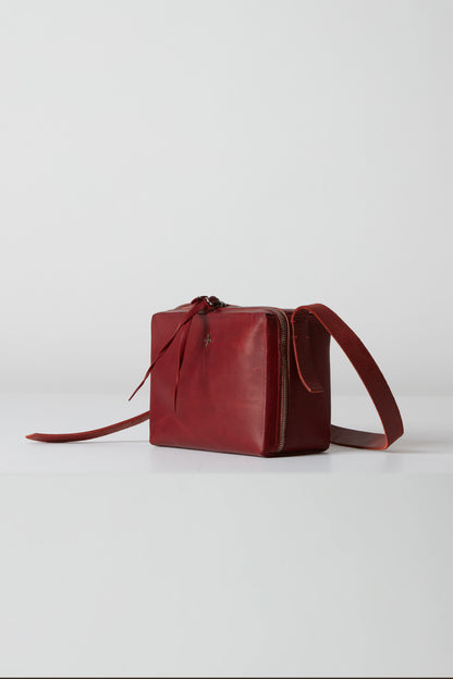 SMALL ZIPPED BRIEF CASE LONG STRAP